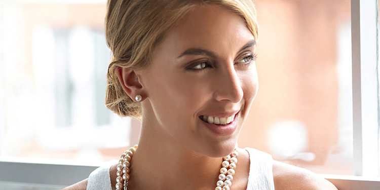 how to choose earrings for pearl necklace